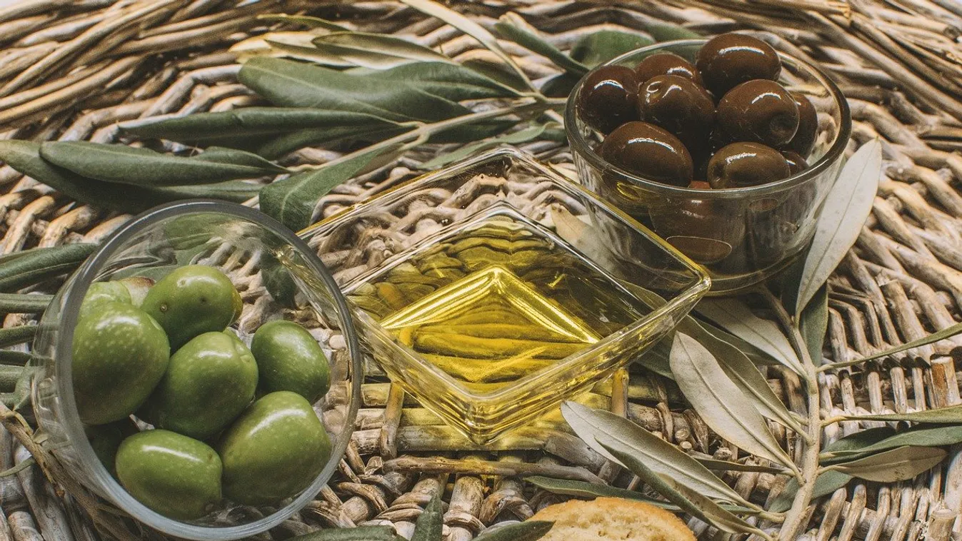 Olívaolajat és ünnepi díszeket is vehet ebben a mediterrán adventi kavalkádban