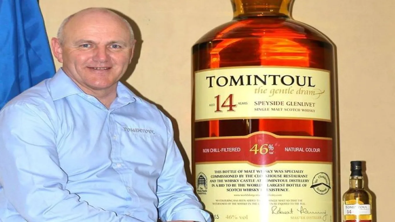 Ekkora whiskys palackot még senki sem látott