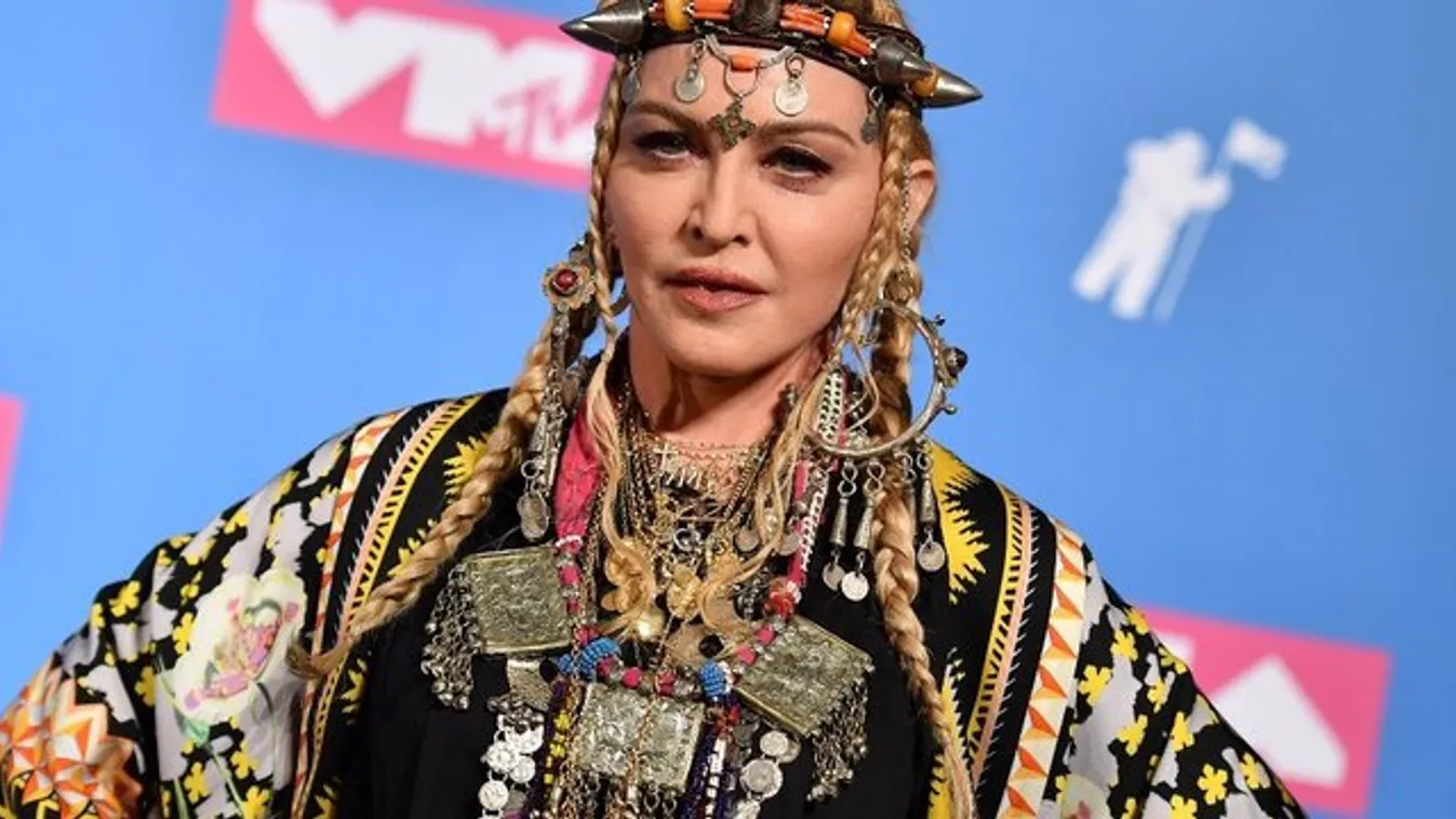 25 éves fiúval kavar madonna: kezd komolyra fordulni a dolog