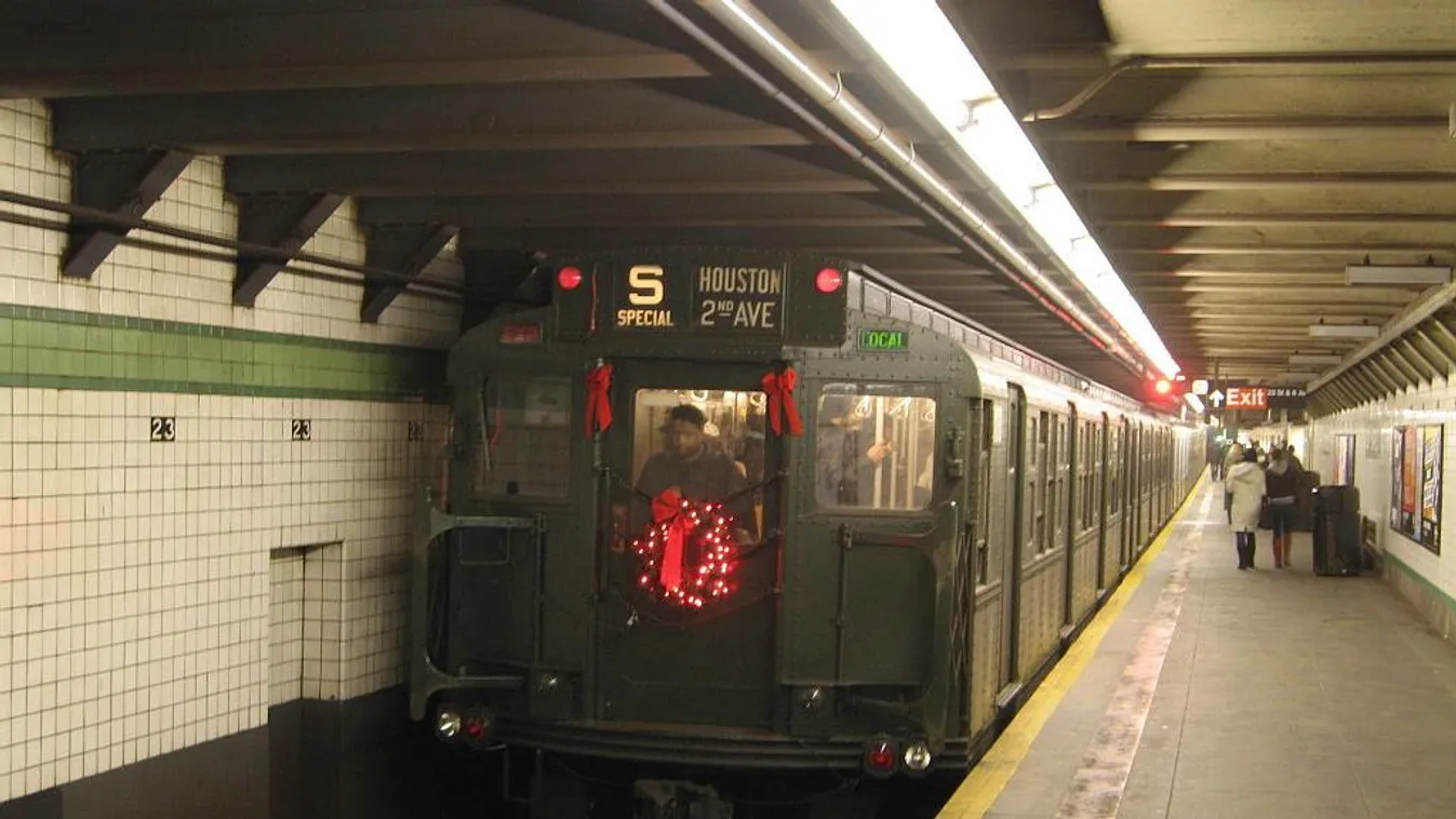 A New York-i metró vintage járművekkel várja a karácsonyt