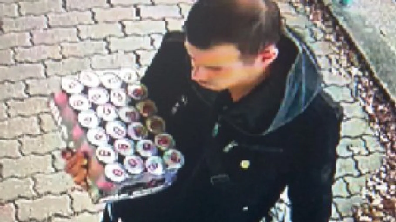 A debreceni rendőrök keresik a lopott bankkártyával fizető férfit - Látta valahol?