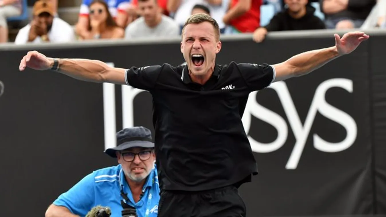 Australian Open: Dalba foglalták Marci nevét a szurkolók