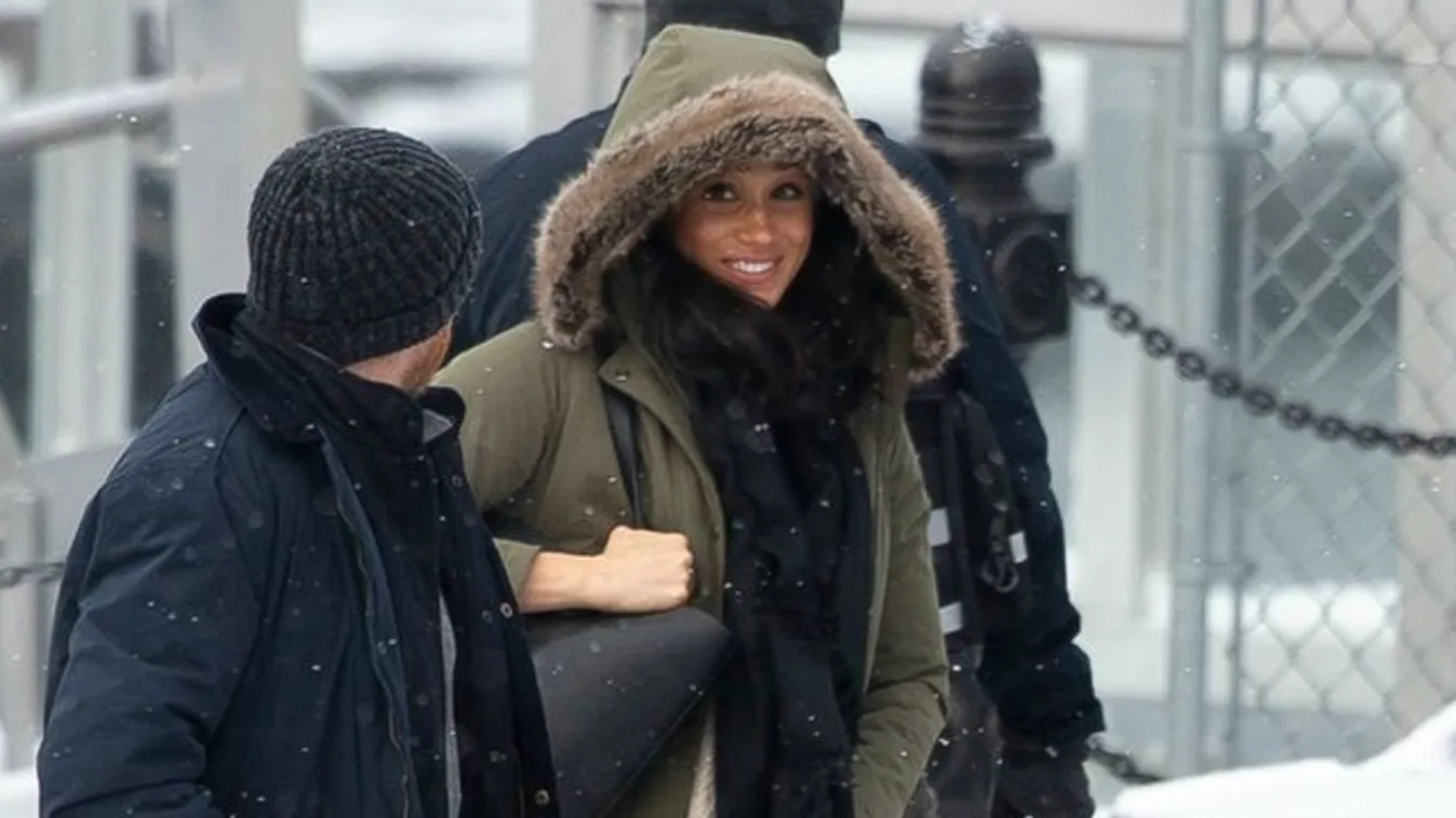 Mosolyogva él civilként Meghan Markle