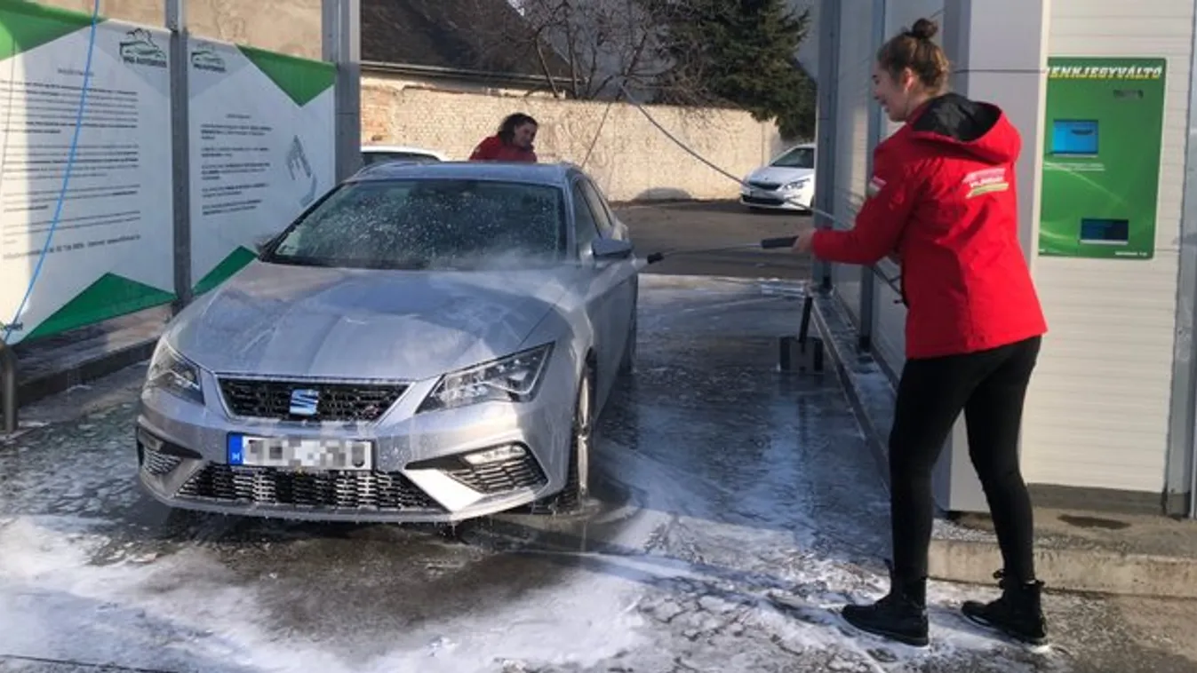 Kocsimosással vezekeltek a vesztesek