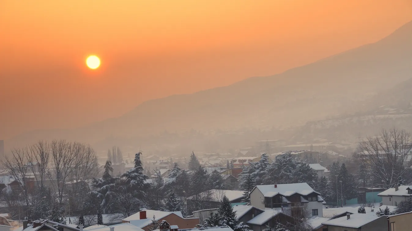 A levegő szennyezettsége miatt most ingyenes a tömegközlekedés Szkopjéban