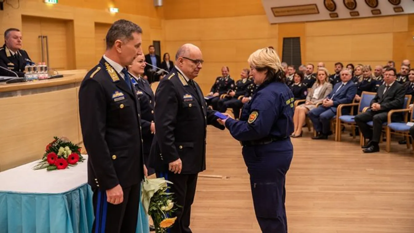 Jutalmat kaptak röszkénél szolgáló fegyveres biztonságiak