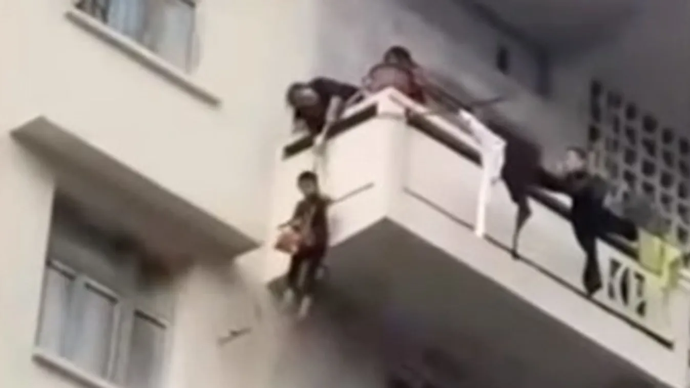 Csak a szerencsén múlott, hogy nem járt egy hétéves halálával a macskamentés - videó