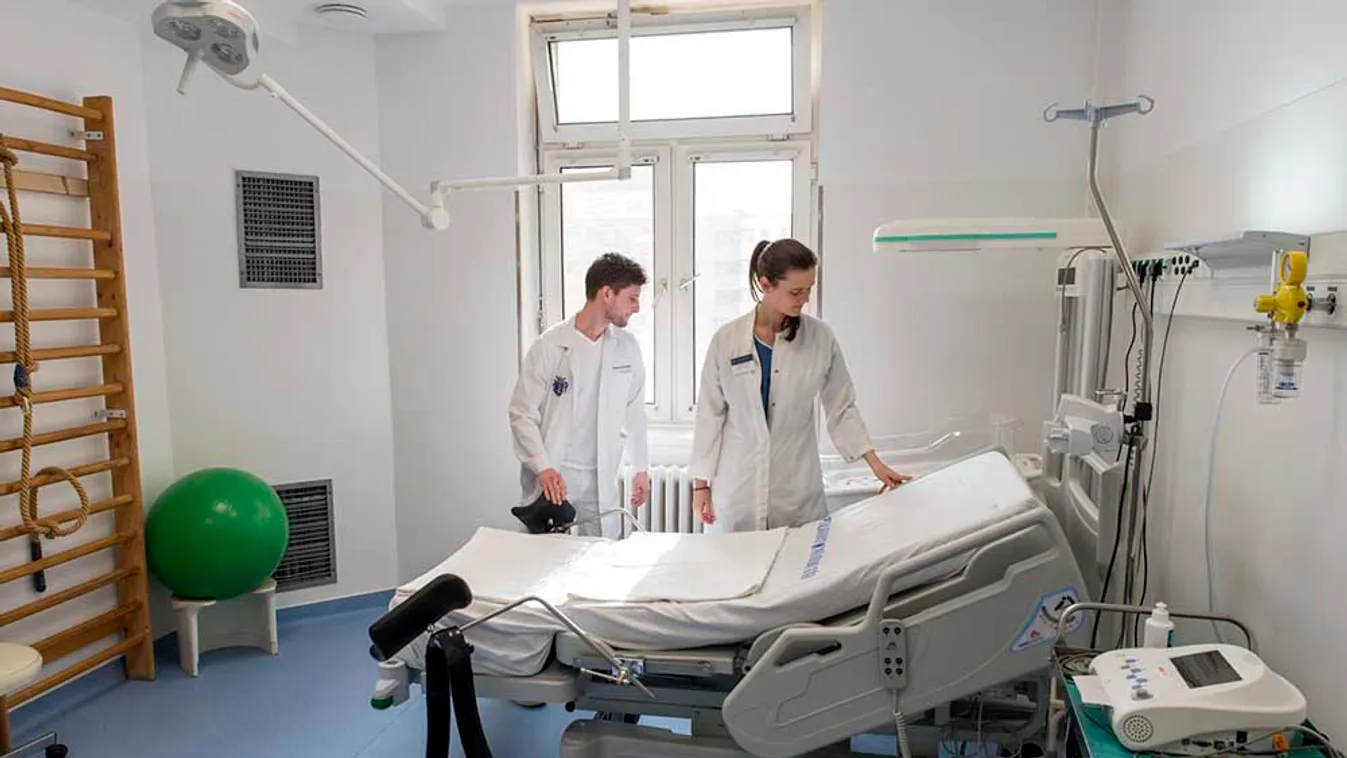 Átadták a győri kórház felújított, családbarát szülészeti részlegét