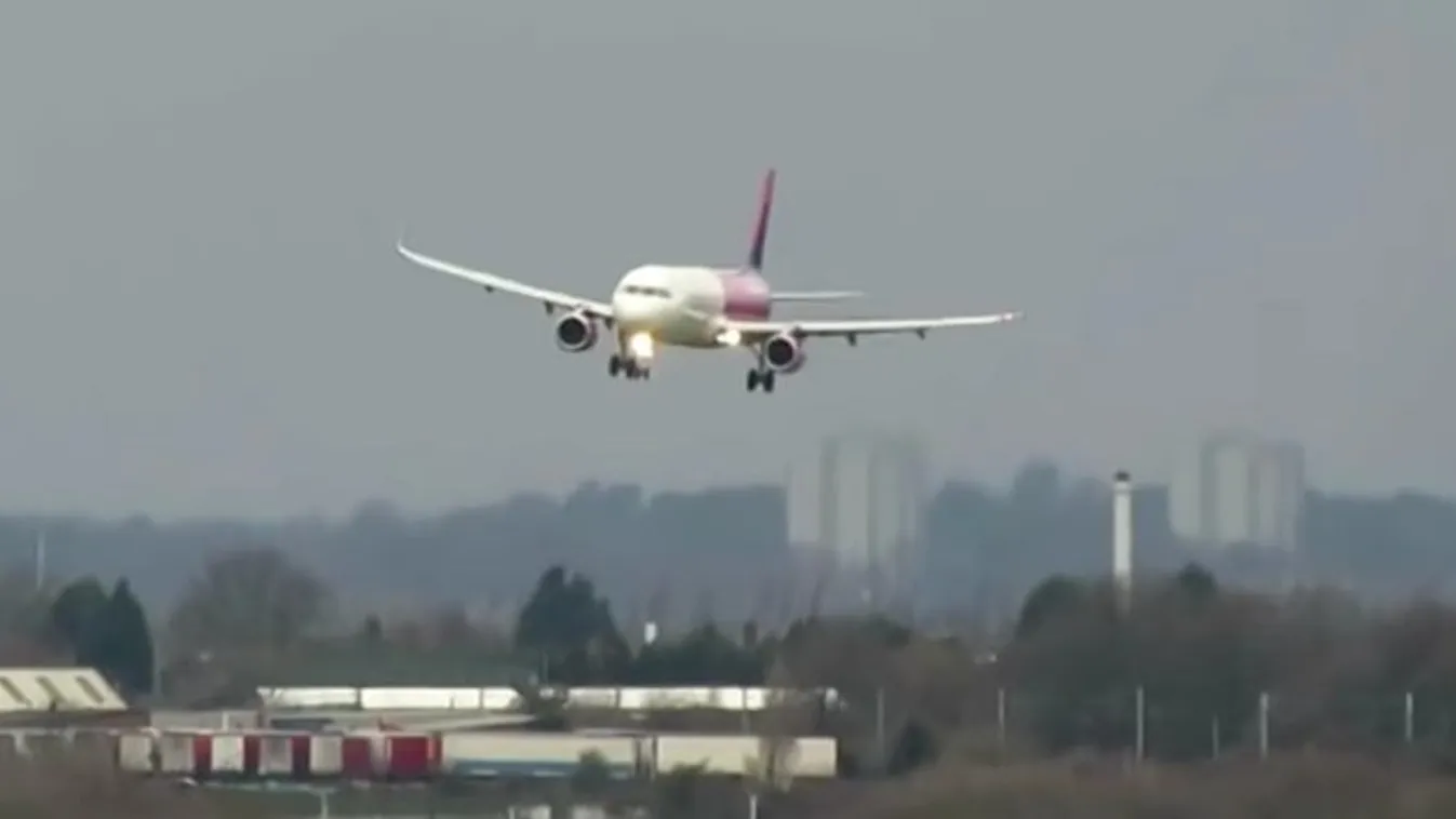 Így küzdött Angliában egy gép a leszállással amiatt a vihar miatt, ami hazánkra is lecsapott - videó
