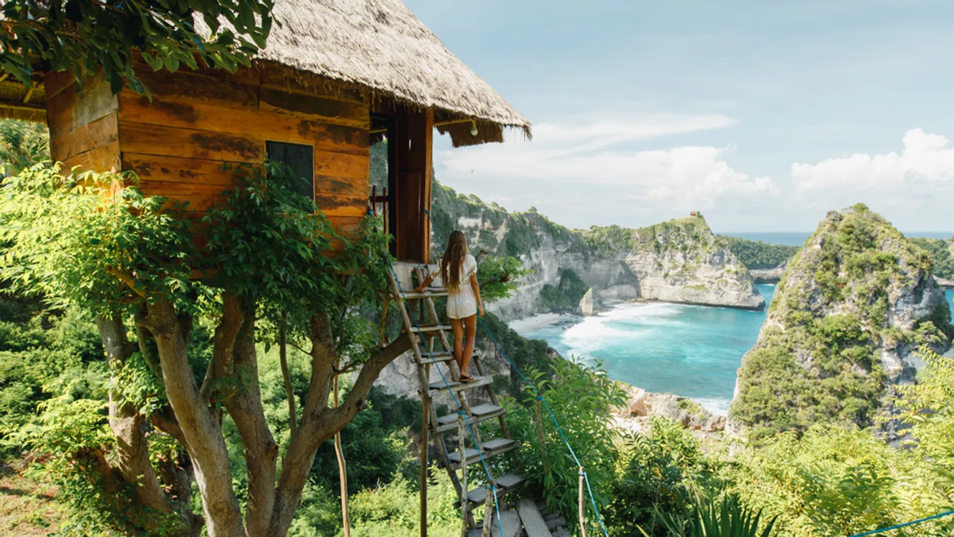 A tradicionális fa tetejére épült lombházakat idézi ez a bali hotel