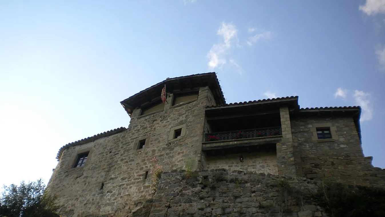 10. századi spanyol kasélyba invitál az Airbnb