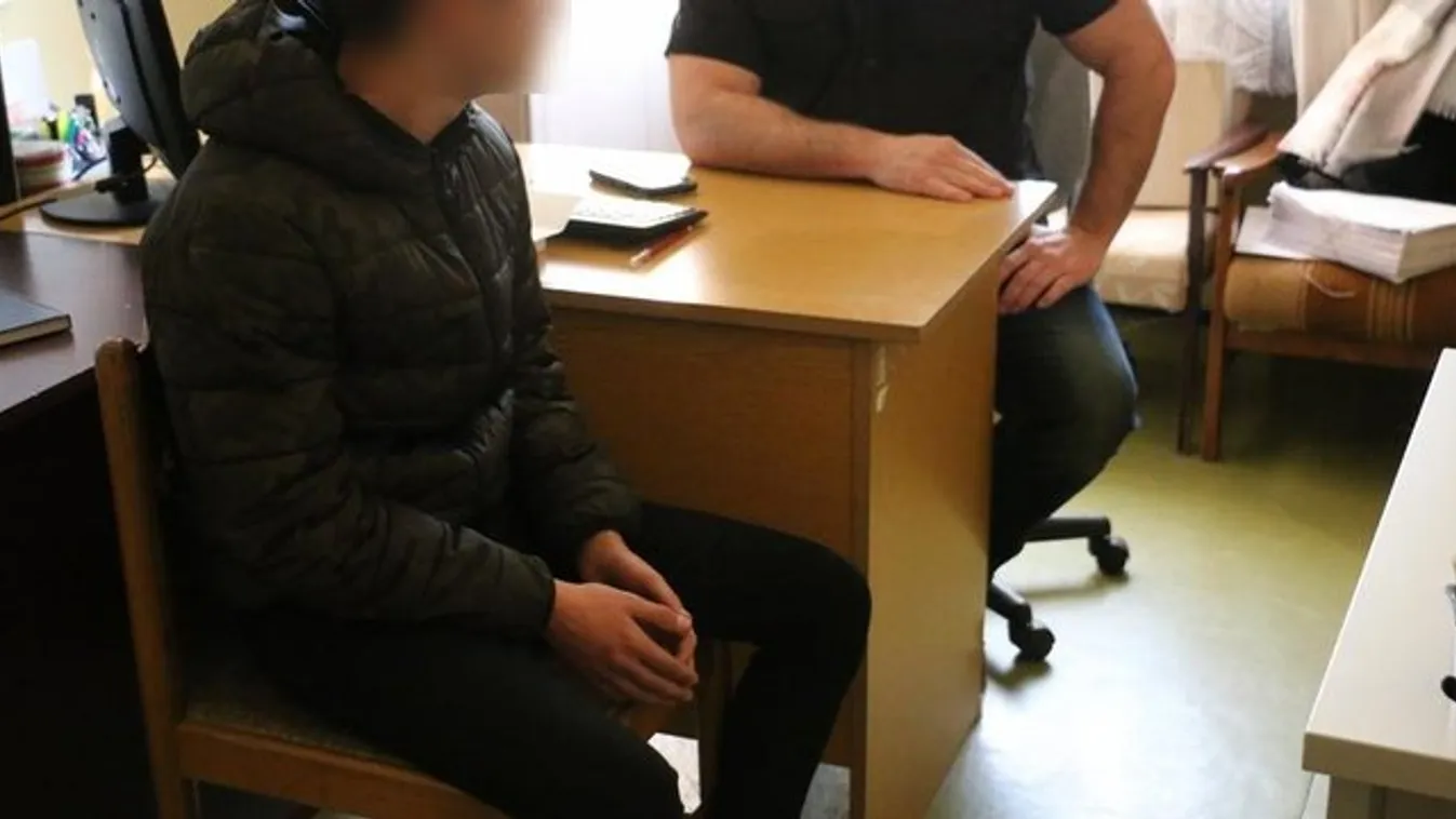 A Dunába lökte volt jegyesét egy 15 éves fiú, majd új barátnőjét az anyjával együtt megkéselte