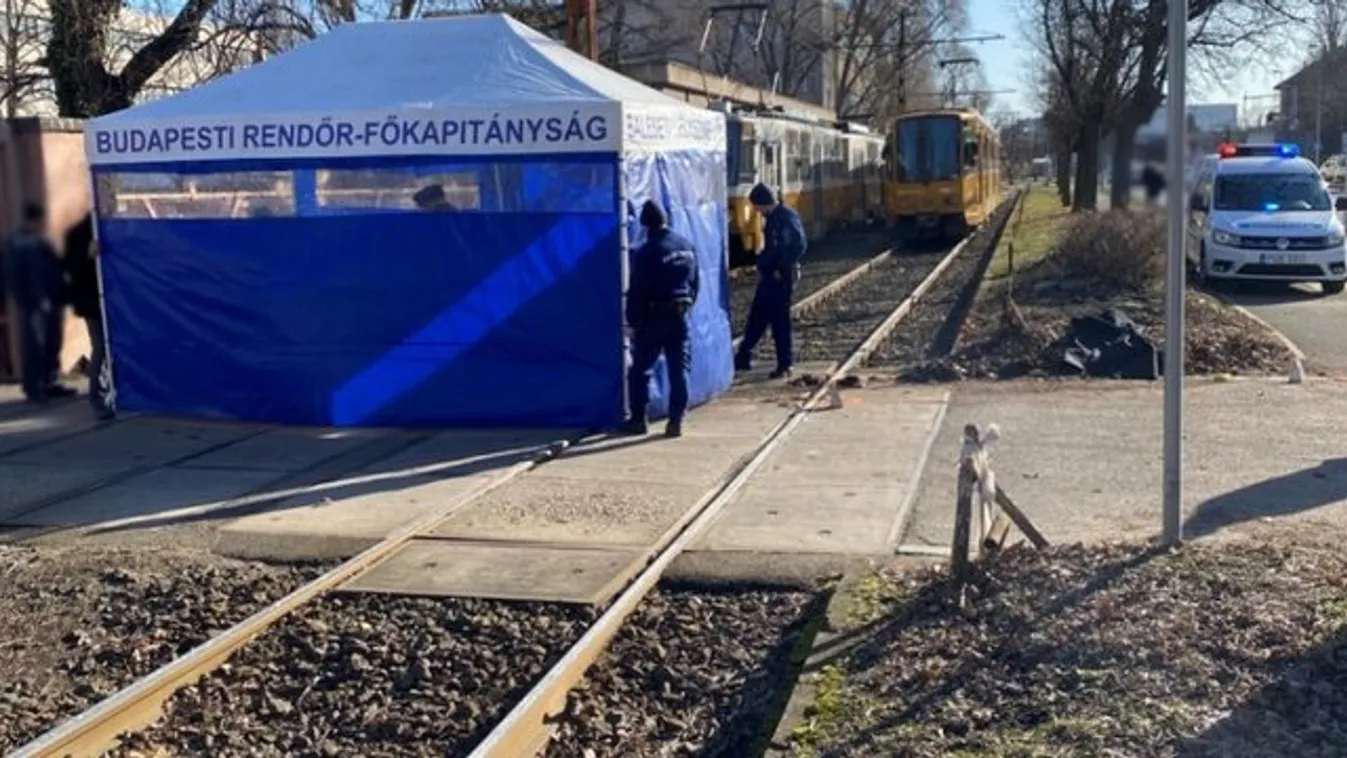 Egy villamos az úttestre sodort egy gyalogost, ahol elgázolta egy kamion