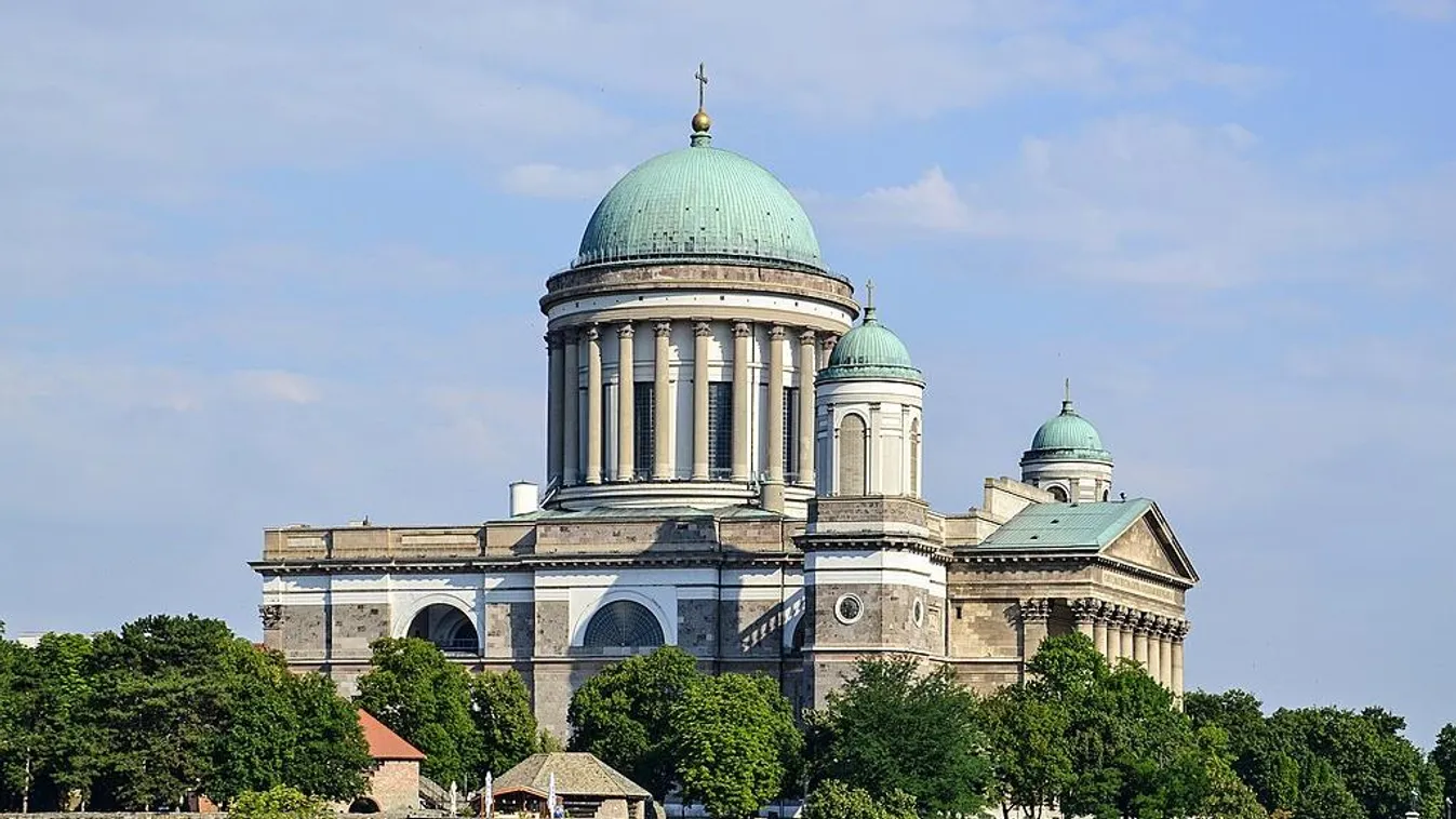 Megkezdődött az esztergomi bazilika homlokzatának felújítása
