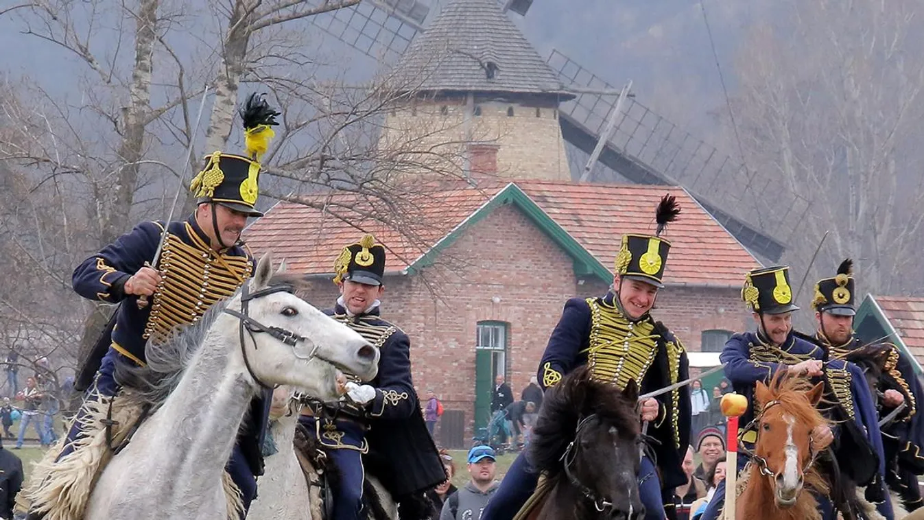 Huszáros hétvége a Skanzenben