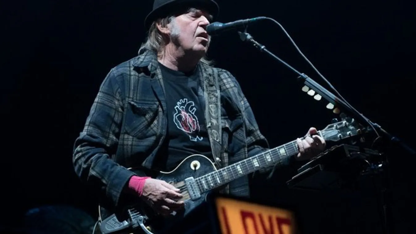 Neil Young házias produkciókkal készül a rajongóinak