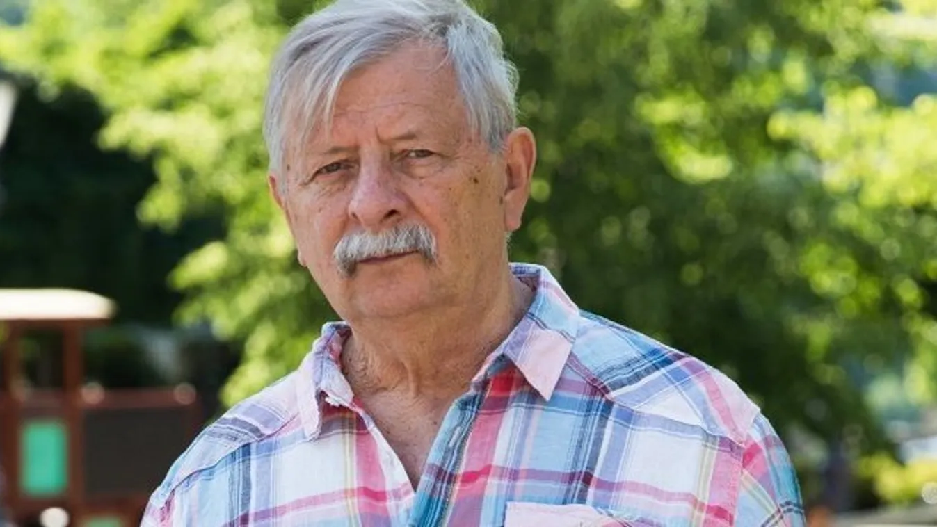 Hoppá, itt egy 50 évvel ezelőtti fotó Várkonyi Andrásról, a Barátok közt Vili bácsijáról