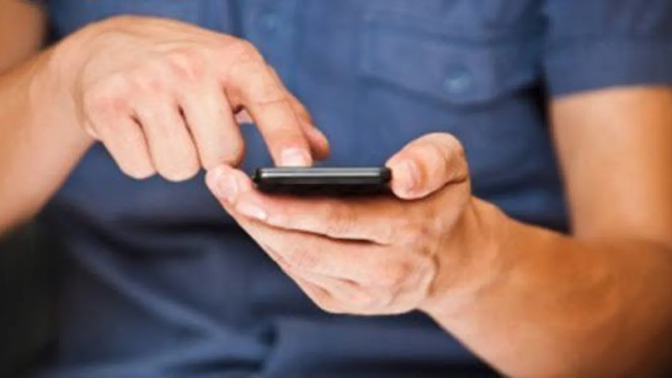 A kormány telefonon is tájékoztat a kijárási korlátozásról