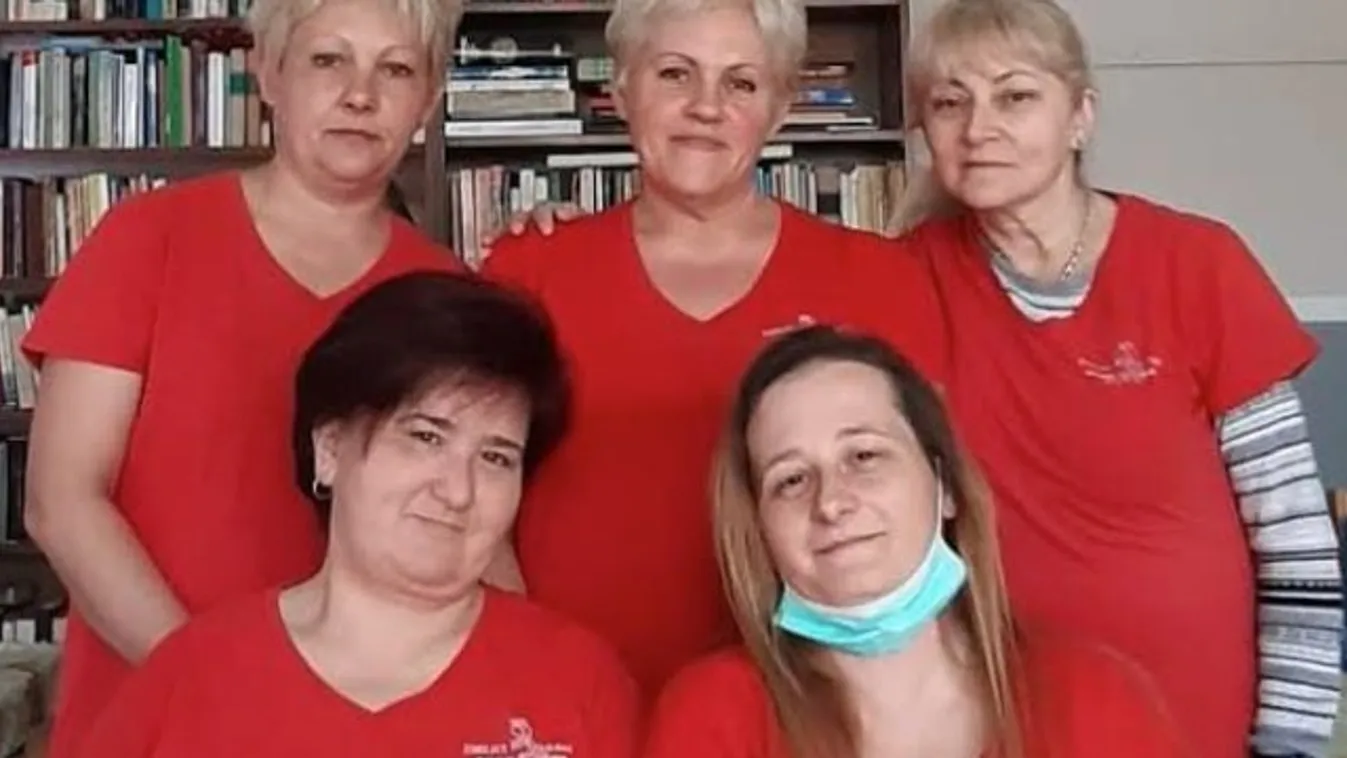 A járvány hősei: Beköltöztek az ápolók az idősotthon lakóihoz