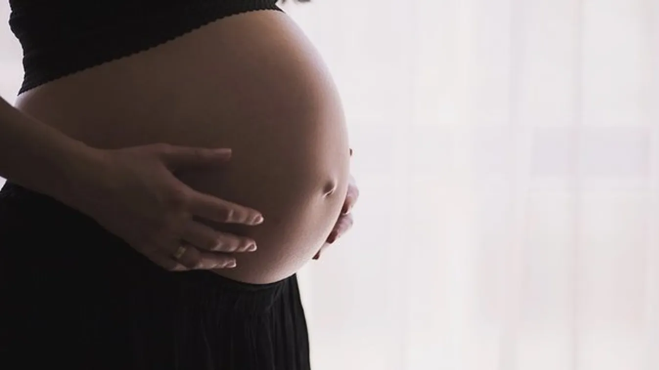 A terhességem miatt lettem rákos – a halálos betegség miatt a saját gyermekét sem tudta felemelni az anya