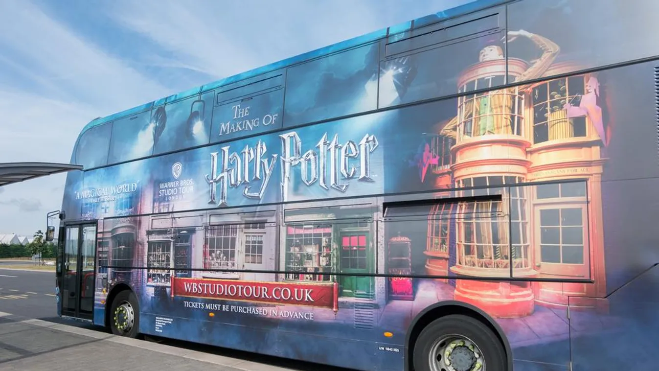 Angliában Harry Potter buszok szállítják munkába az egészségügyi dolgozókat