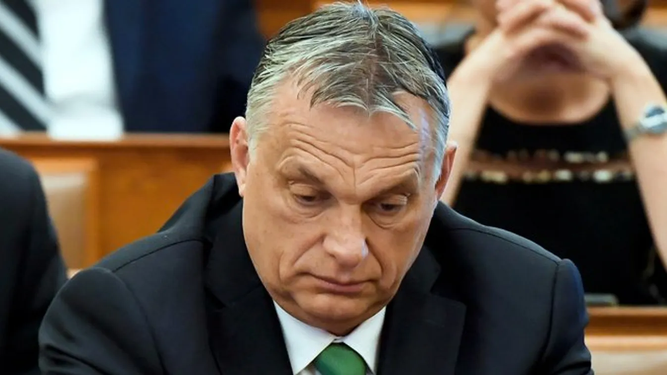 Orbán Viktor a holokauszt áldozatai előtt tiszteleg