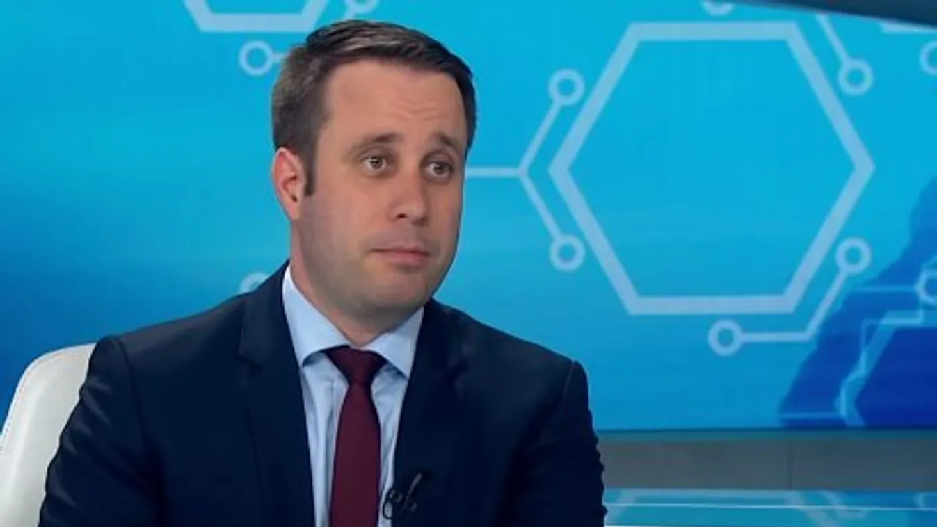 Koronavírus - Dömötör Csaba: további repülőgépek érkeznek védőfelszereléssel Magyarországra