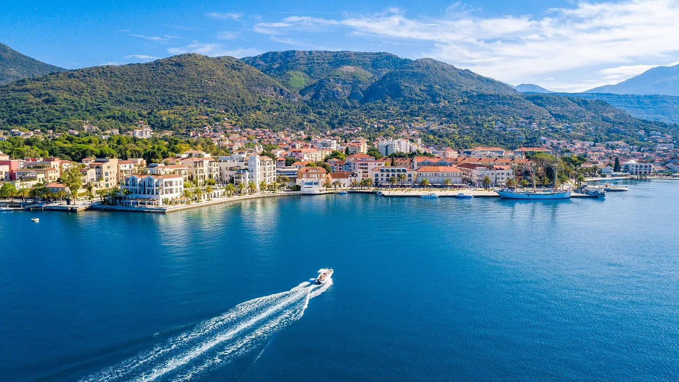 Hangulatos tengerparti fotókkal várja ez az online montenegrói tárlat