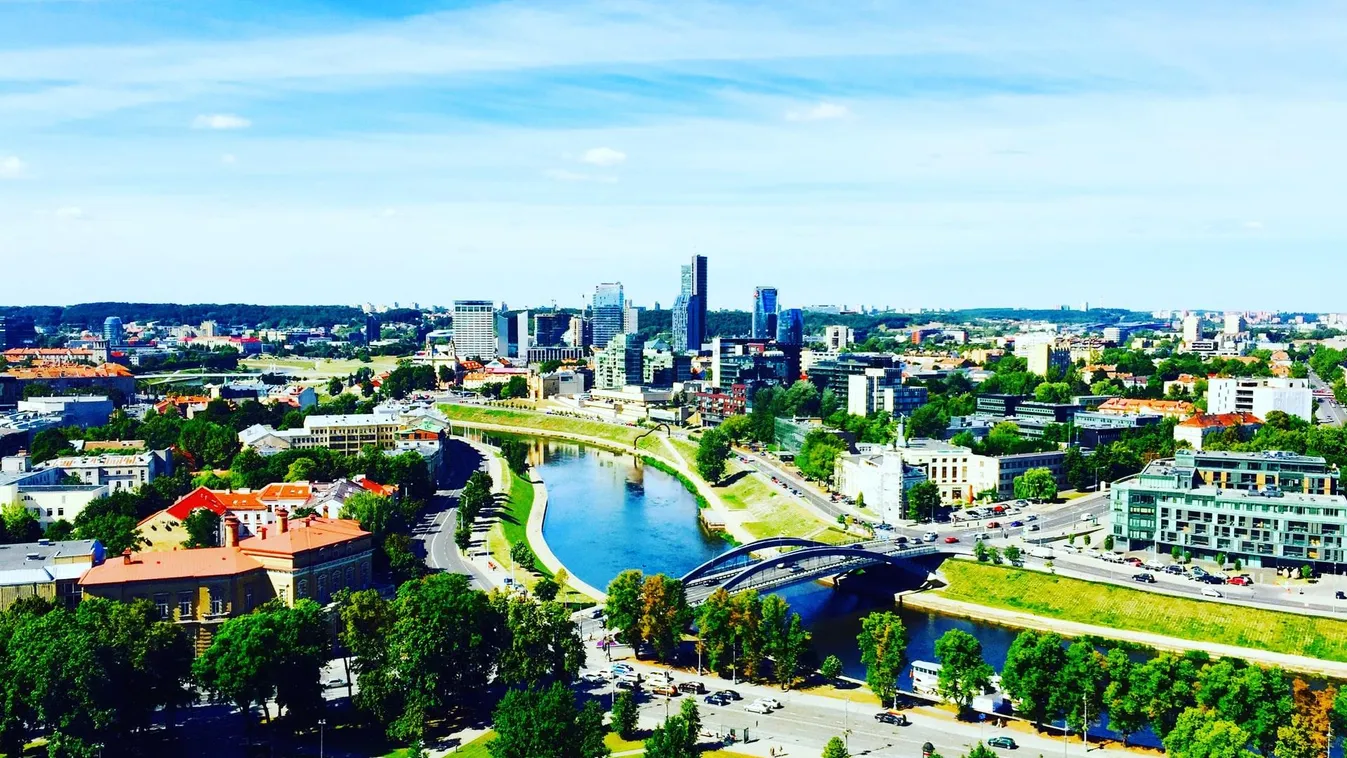 Hatalmas szabadtéri kávézóvá alakul a litván főváros