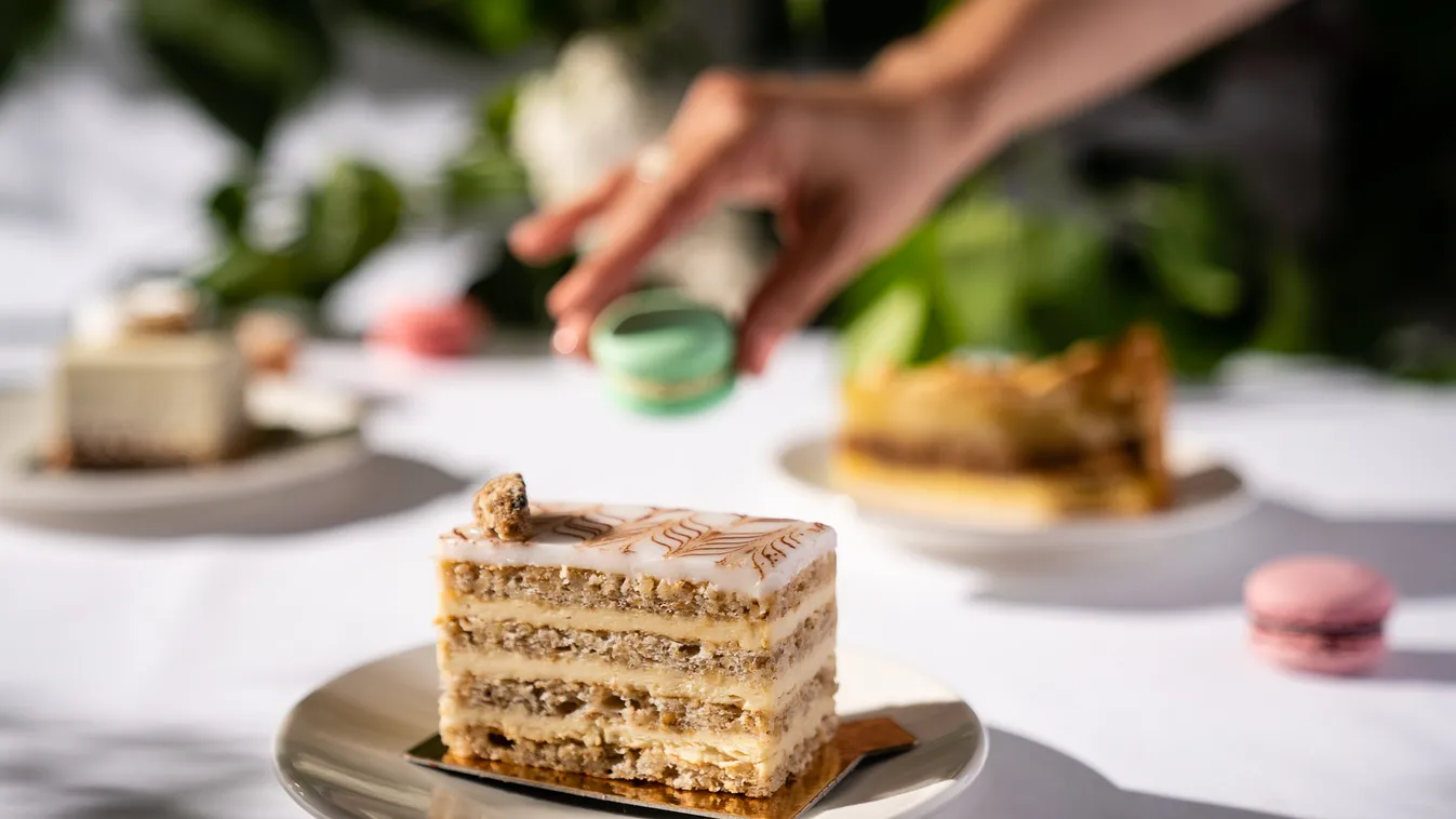 Ilyen szépek a Petit Gerbeaud finomságai