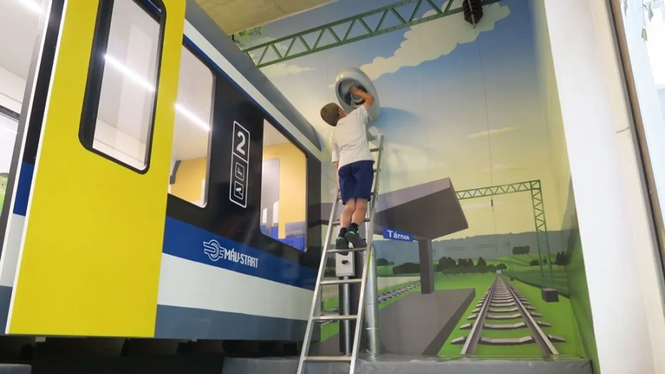 Újra megnyílt a MÁV mini állomása