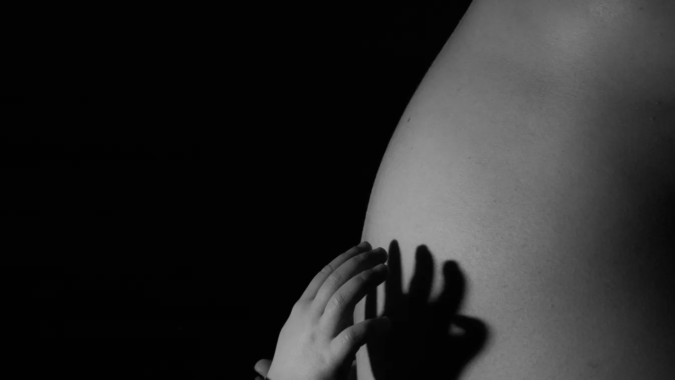 Vírus miatt vitt kórházba a mentő héthetes terhesen