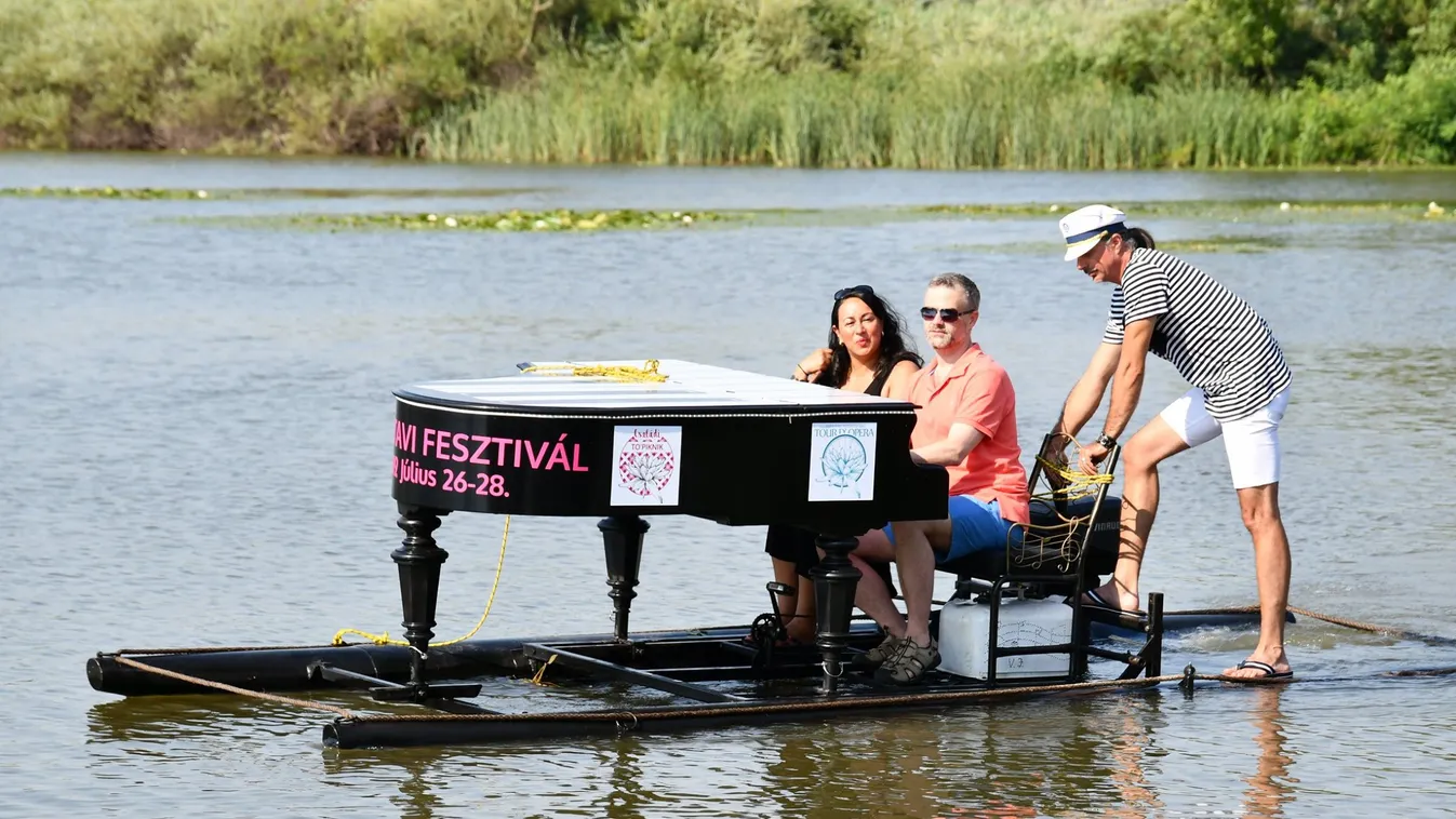 Ez a Tisza-tavi fesztivál egyszerre nyújt csónakázós és opera élményt