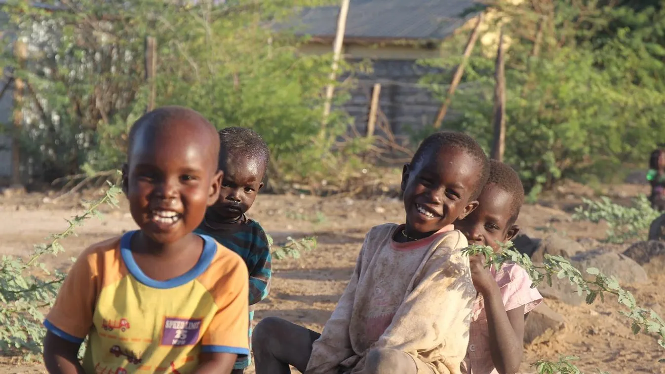 Elnöki kitüntetésben részesült a 9 éves kenyai kisfiú, aki életeket mentett találmányával