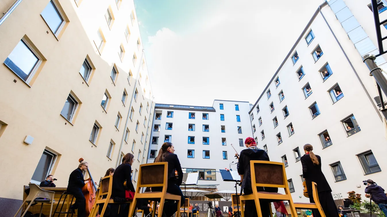 Ennek a hotelnek a vendégei az ablakukból koncertezhetnek