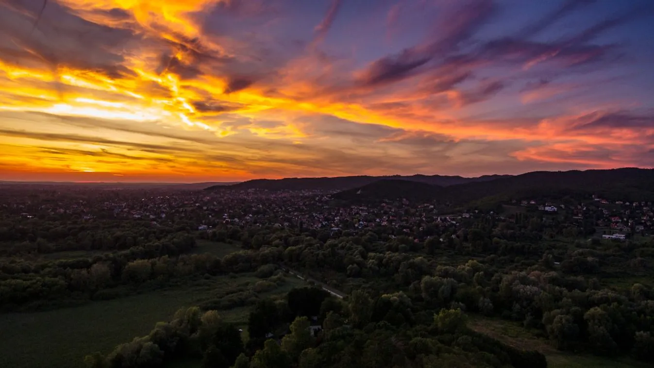 Naplementés hangfürdőben merülhet el a Balatonnál