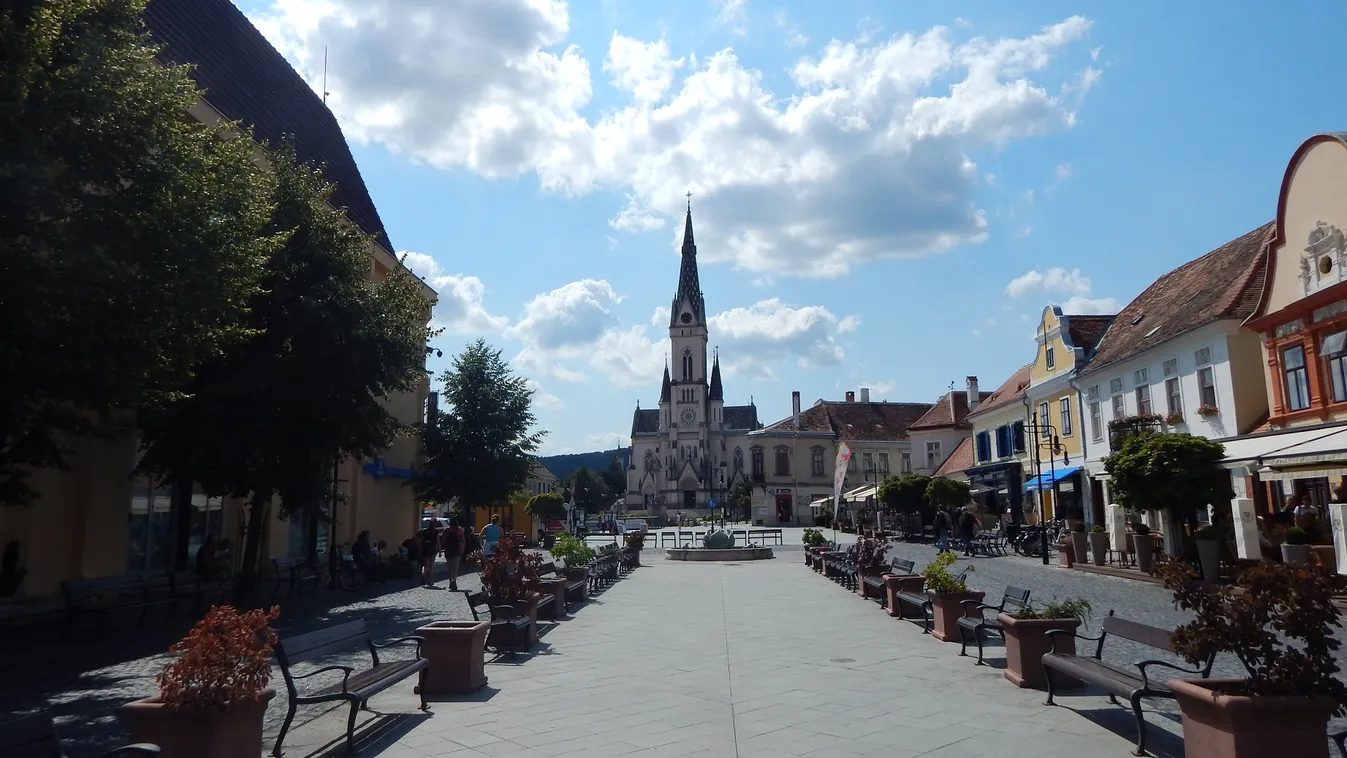 Könnyed, nyári zene lengi be Kőszeg óvárosának estéit