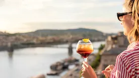 Budapesti rooftop bárok, ahol a panoráma miatt még az ital is jobban esik