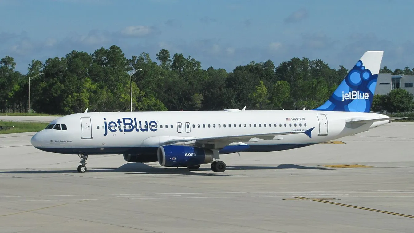 Maszkbotrány a JetBlue járatán: Lehet, hogy a stewardess túl messzire ment?