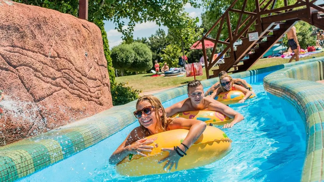 Éjszakai fürdőzésekkel várják ebben a balatonfüredi aquaparkban