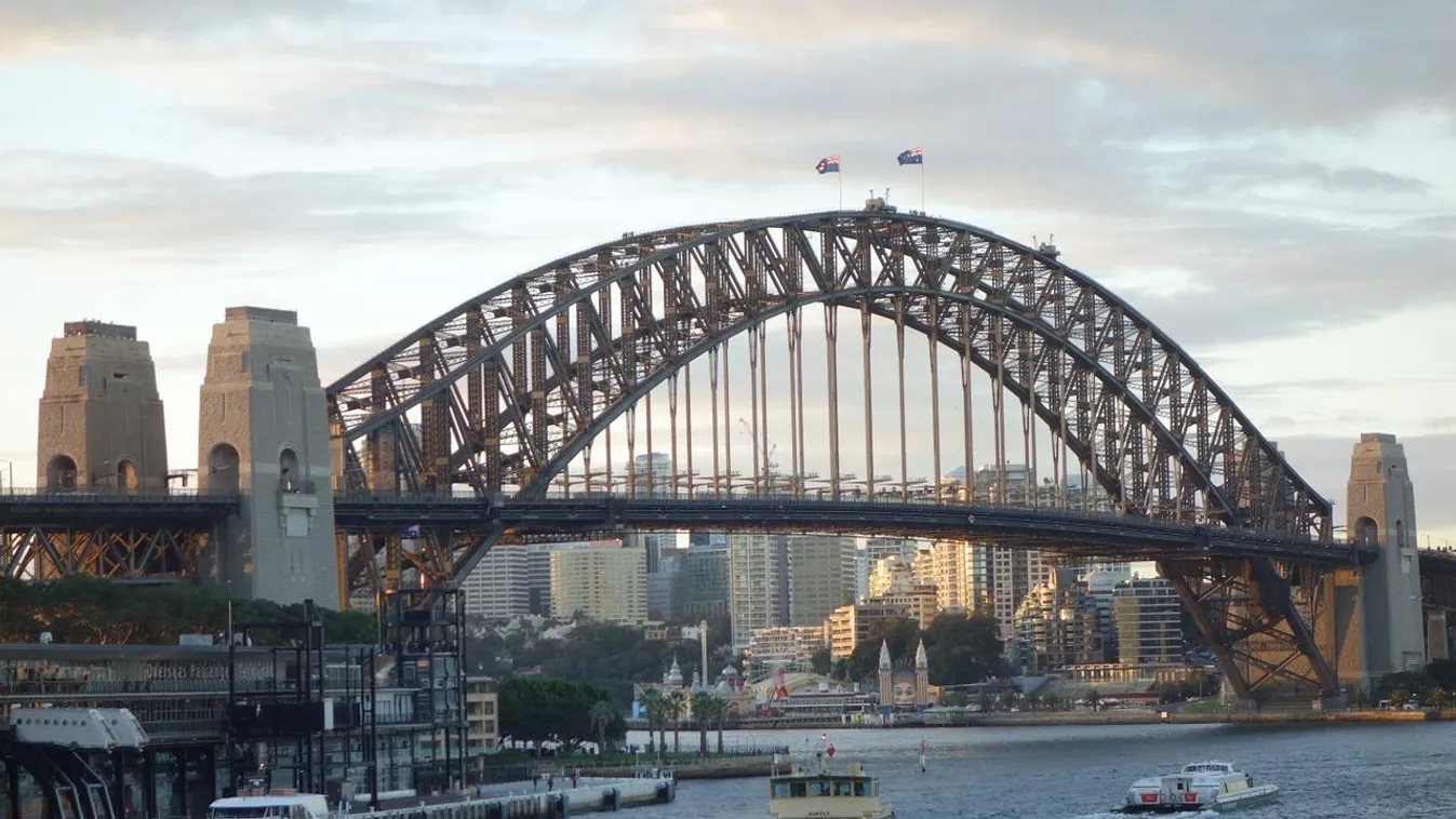 Sydney új kompjain vagy lehúzza a fejét, vagy nagyot koppan