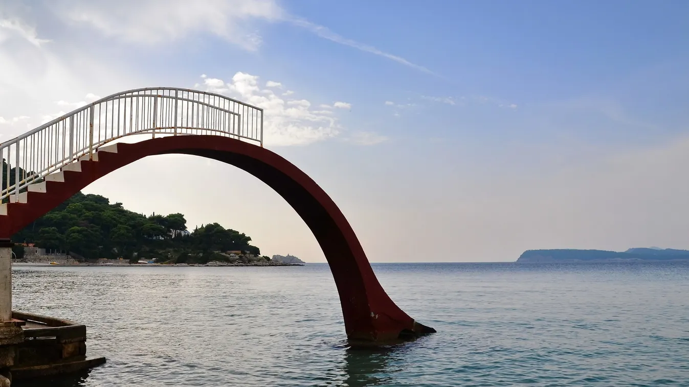 Jobb, ha most nem mártózik meg ezen a dubrovniki strandon