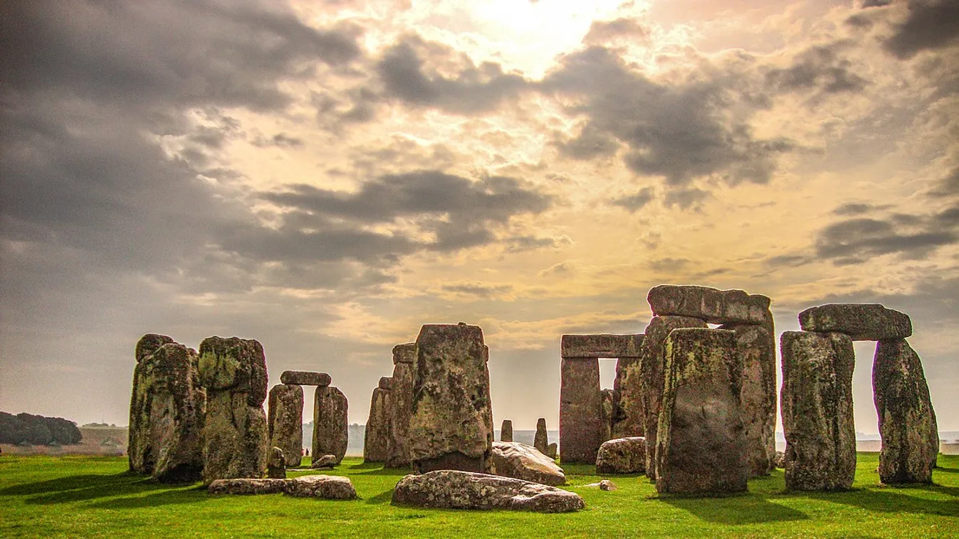 Hangszerré alakított emberi combcsontra bukkantak Stonehenge-nél