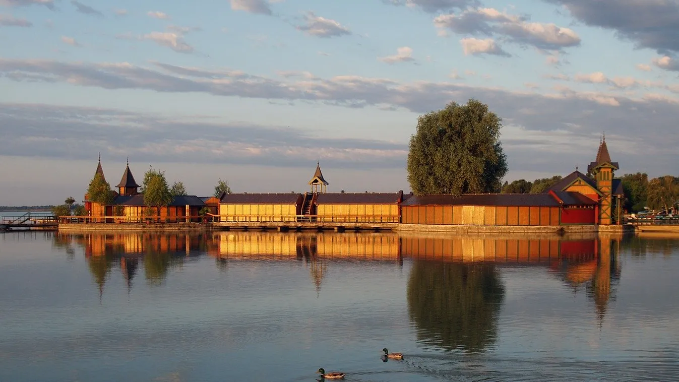 Több strand is ingyenessé válik szeptembertől a Balatonnál