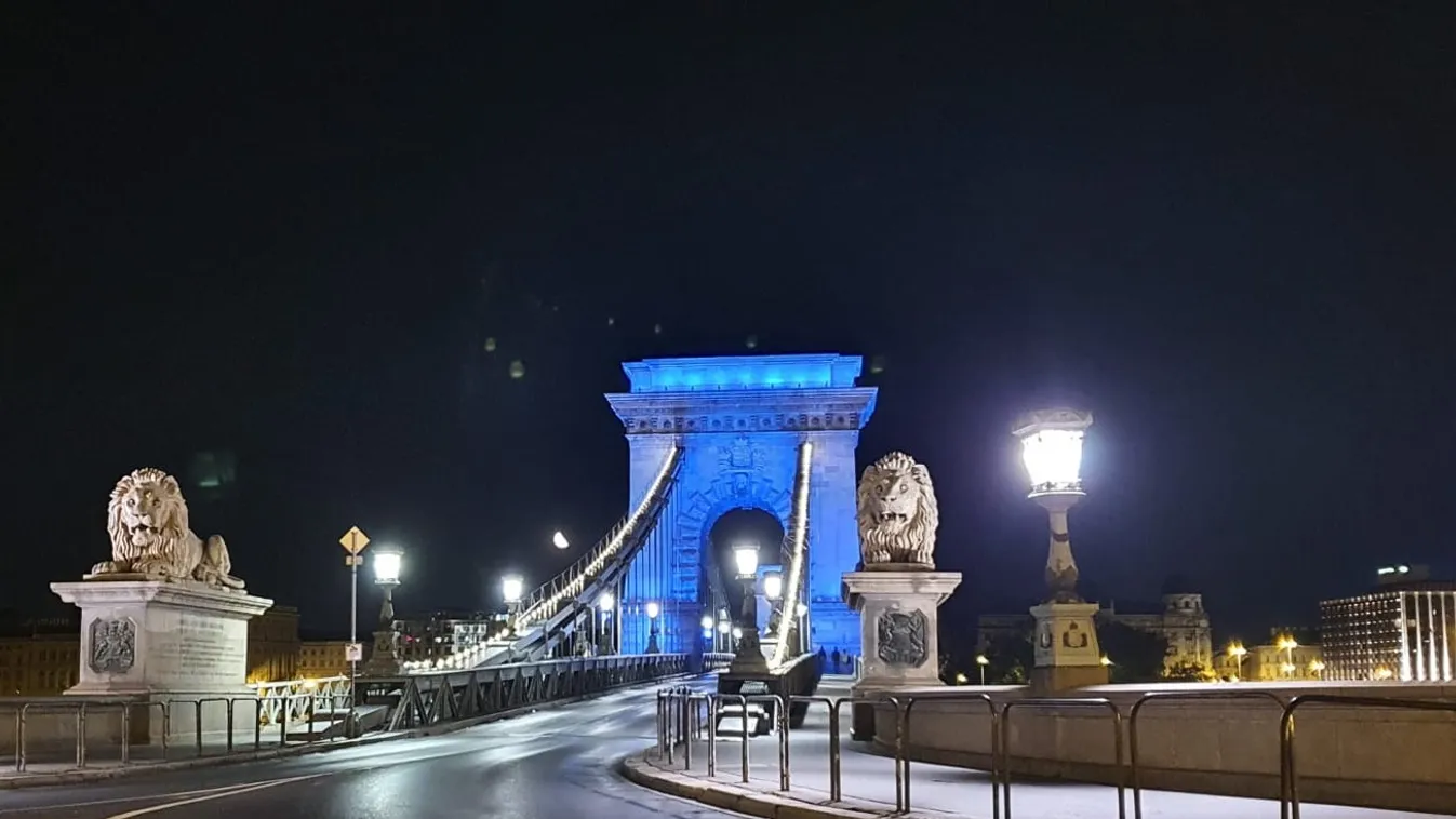 Este 8-kor kékbe öltöznek Budapest nevezetességei!