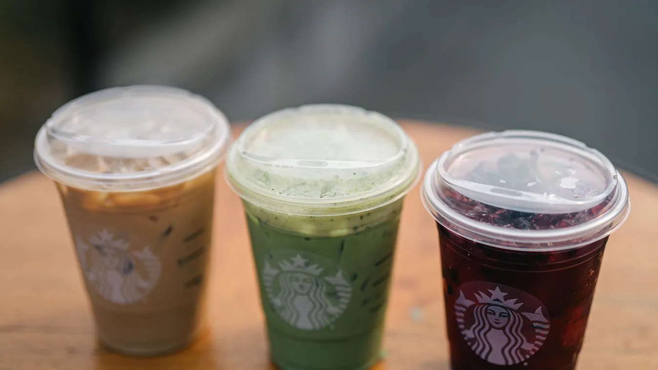 Nálunk is megfogadhatnák az amerikai Starbucks szívószál-cserés megmozdulását