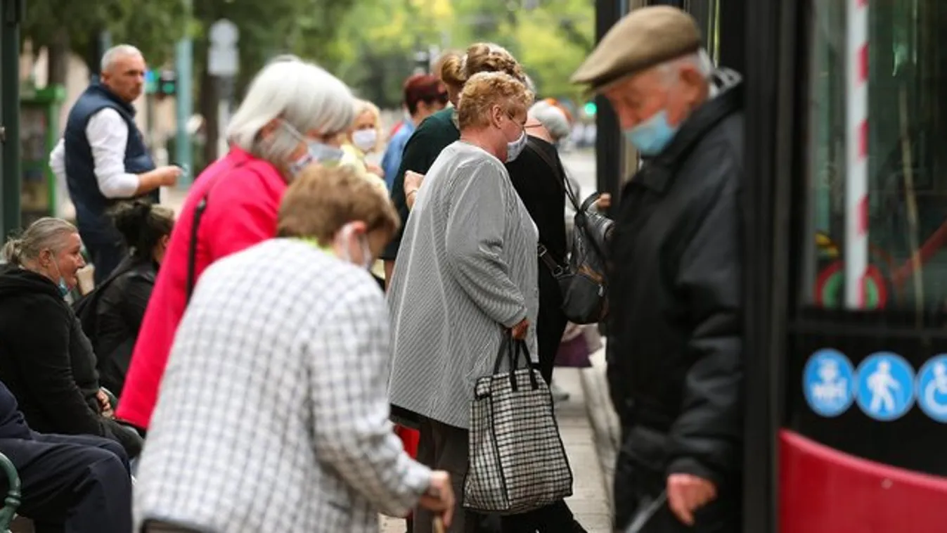 Háromszor is el lehet kapni a koronavírust - 3,5 hónap után újrafertőződnek a magyarok