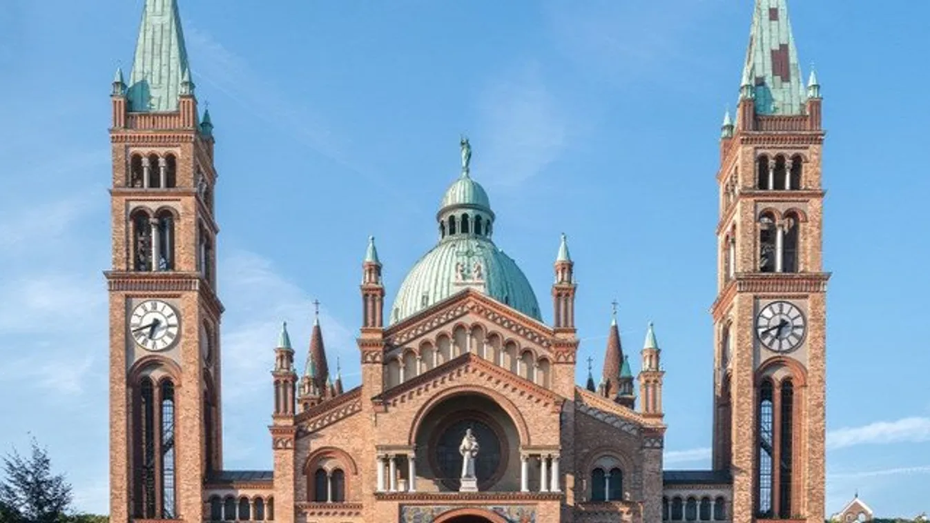Brutális támadás Bécsben: Allah akbar kiáltással 50 muszlim fiatal rontott be a templomba, szétvertek mindent