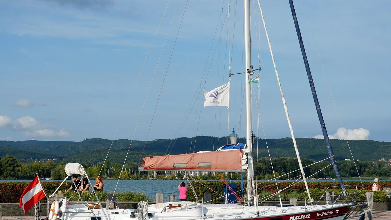 Kilépett a medréből a Balaton Keszthelynél