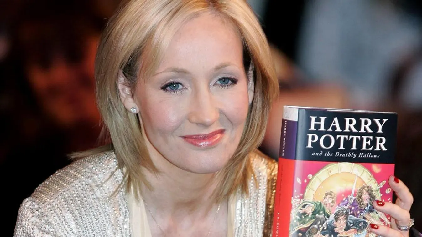 21 éve hevert a polcon egy milliókat érő Harry Potter könyv